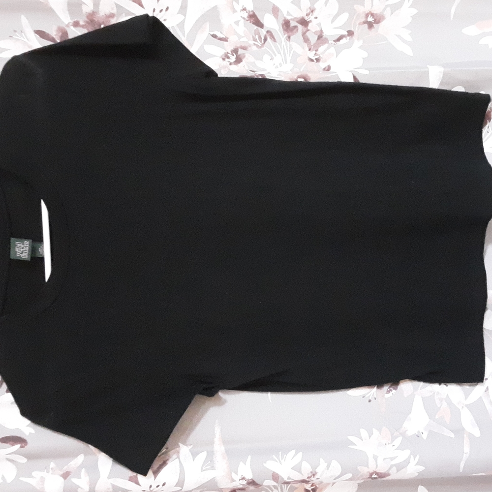 WOMAN'S SHORT SLEEVE TOP